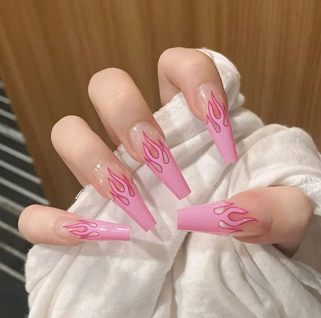 Press On Nails: Lily