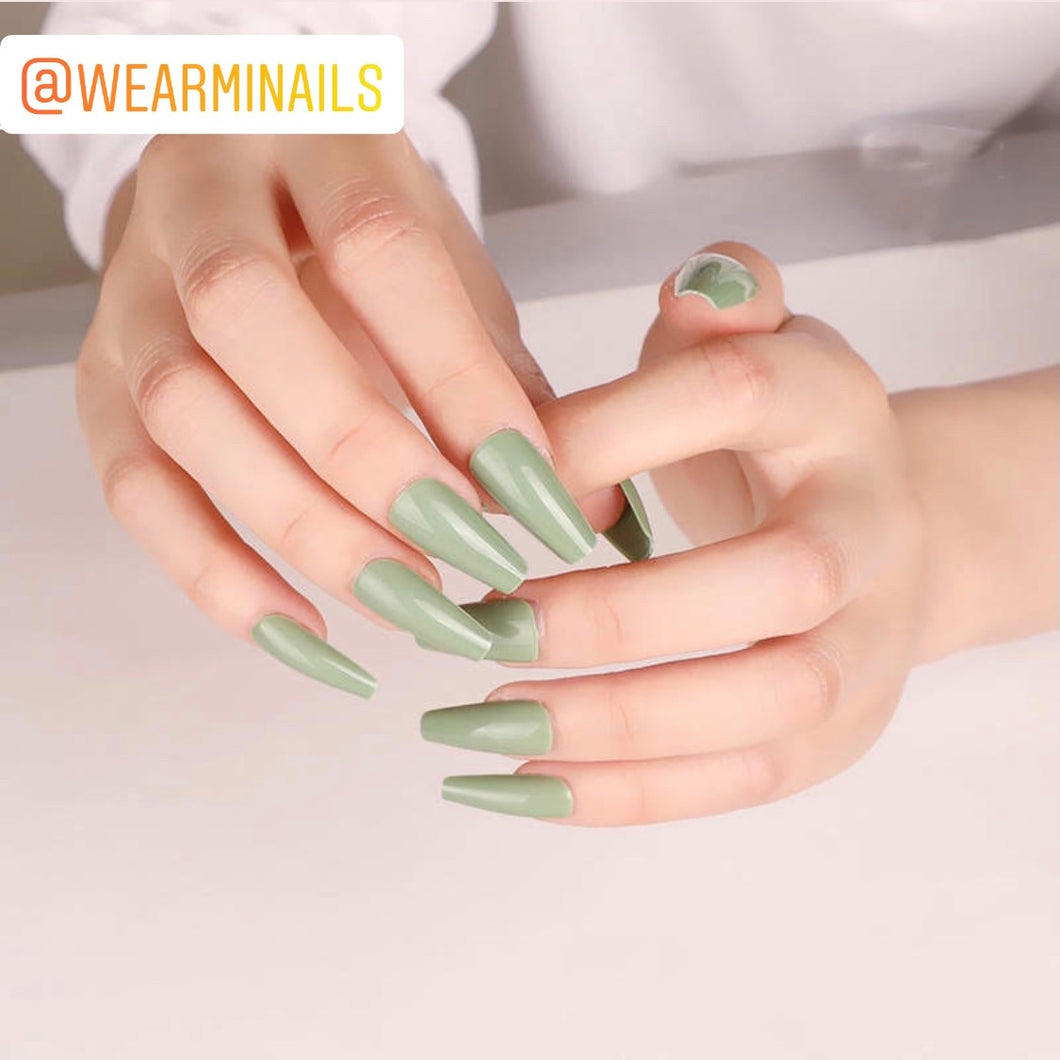 Press On Nails: Green Glossy Coffin